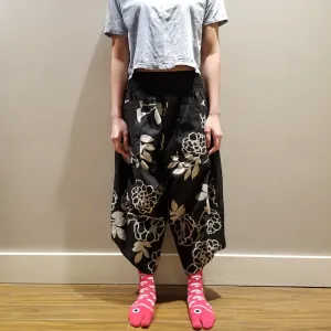 Black Rose Elastic Waist Samurai Pants